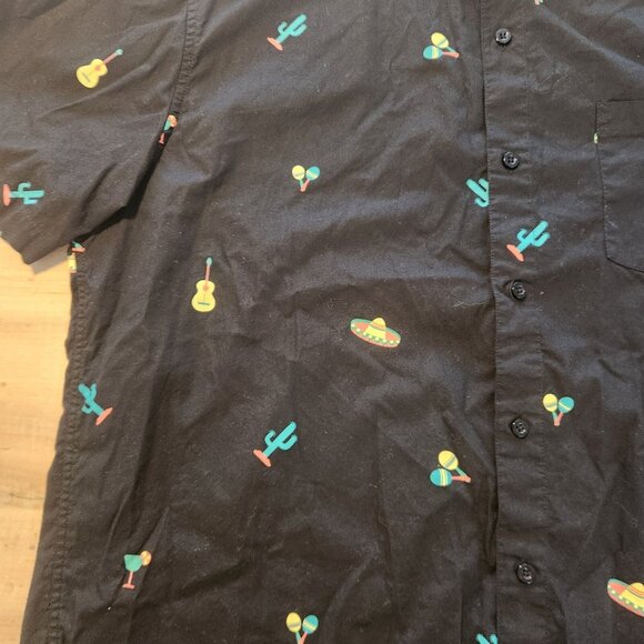 Visive Shirt Cinco De Mayo Theme Sombreros Cactus Short Sleeve Mens XL EUC - Picture 4 of 11
